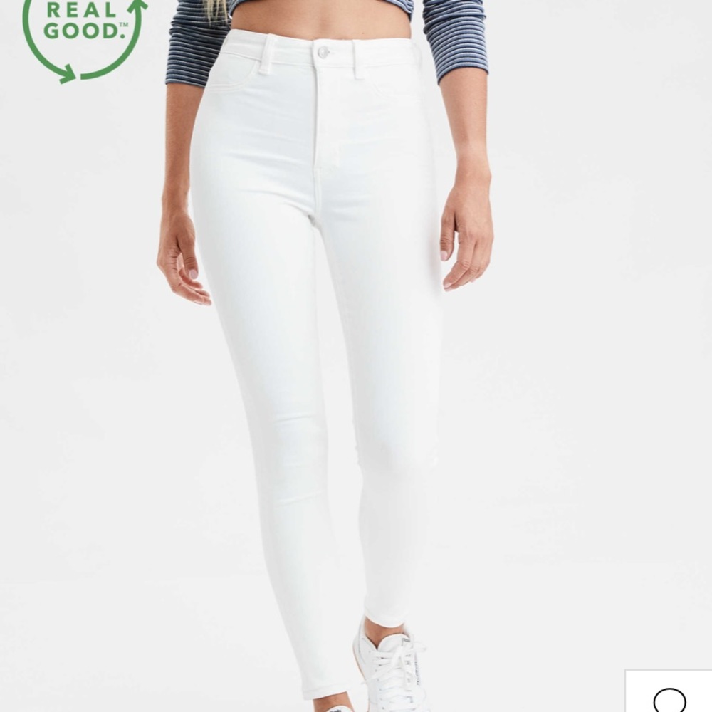 Women’s American Eagle white jeans